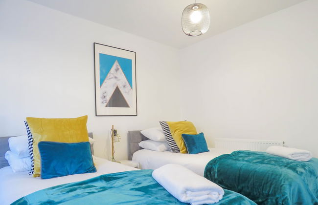 Tudors eSuites Birmingham House with Private Garden Free Parking - Foto 1