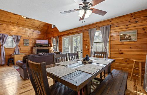 Bear Hideaway Cozy 3BR Cabin - Foto 36