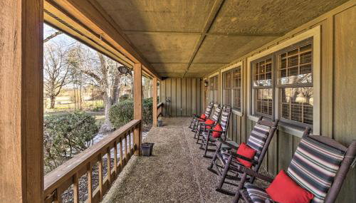 Renovated Riverfront Retreat with Deck and Grill! - Foto 4