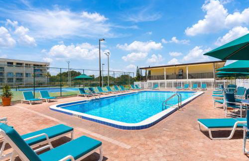 Ocean Landings Resort Cocoa Beach Port Canaveral - Photo 4