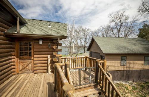 Luxury Log Cabin w Beach & Dock Sleeps 12 - Photo 39