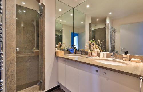 Centre St Tropez - 2 Pièces -Clim Piscine Parking - Photo 12