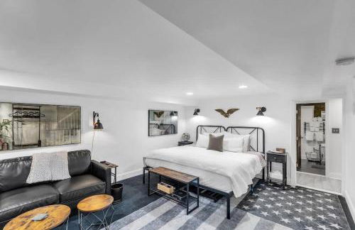 Sojourn Old Town Perfection with Fire Pit and Parking - Foto 3