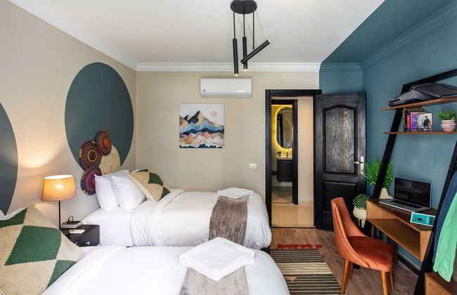 Xuru Stays I Waterfront Designer 2BR - 5 min to Airport - Foto 3