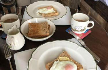 Whittlewood Shepherd's Hut in Silverstone, Cosy, Rural, Views - Photo 20