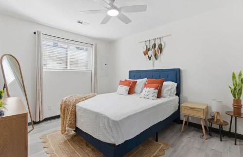 Minutes from the Beach! Navy Base and fishing pier! - Foto 5