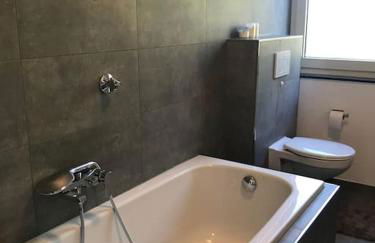 Large 2BR Apart up to 5 ppl, Work&Long Stay, BASF with Strong Wifi - Foto 6