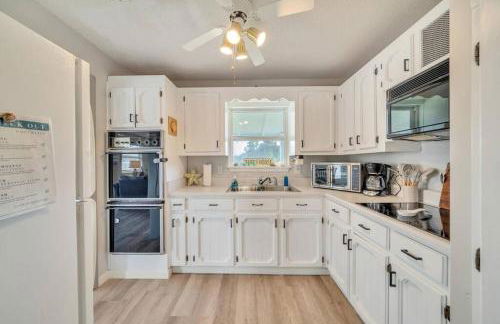 Nearby Beach l Friends & Family l Pet-Friendly - Photo 18