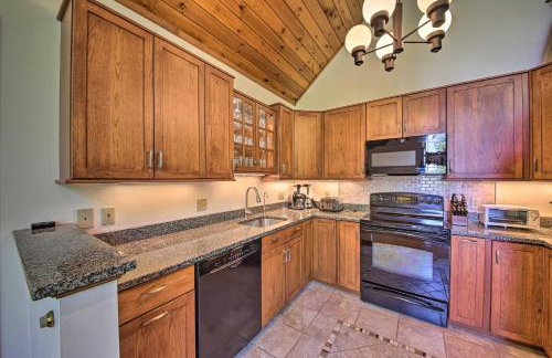 Sebago Lake Gem on Private Cove with Boat Dock! - Foto 8