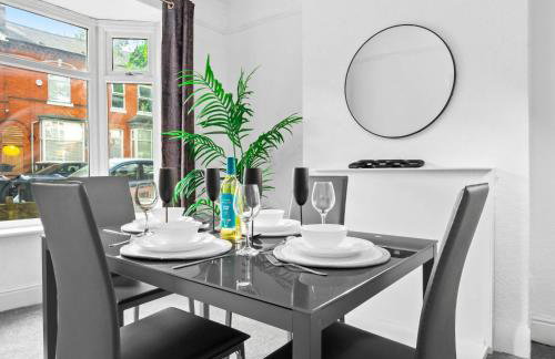 Stylish 3 Bed House - Garden - Parking - Netflix 181TA - Photo 4