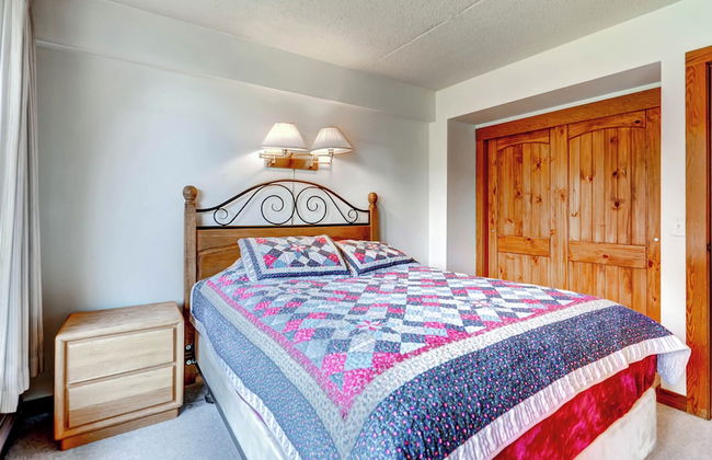 Studio in Lakeside Village, Updated Kitchen & Bath apts - Foto 59