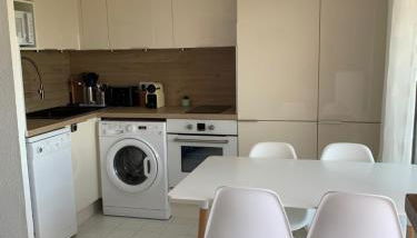 Mon Petit Paradis, vue sur dunes et mer, accès direct plage Robinson, terrasse, WIFI, parking privé, très ressourçant, à Marseillan Plage - Foto 3, stove, dishwasher, pet friendly, toaster, minibar