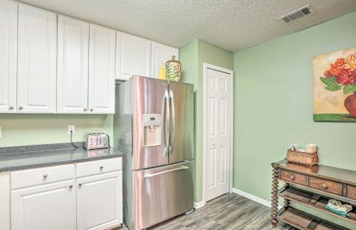 Cheery Condo with Community Pool and Waterslide! - Foto 16