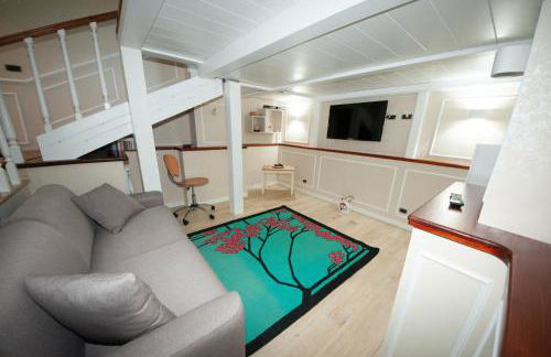 Daniela House 3 - Photo 9