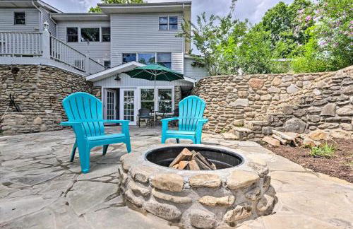 Couples Retreat with Lake and Mtn Views, Fire Pit - Foto 8