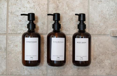 Iron & Ivy 5BR5BA Sleeps 12 - Foto 28