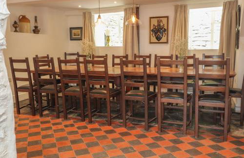 Cwmalis Hall - Photo 6