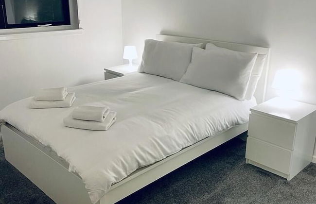 Modern 2 Bedroom Apartment With Free Parking - Foto 1