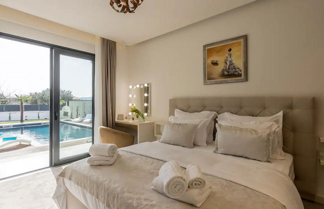 Sophisticated Oasis Residence Villa With Pool - Foto 7