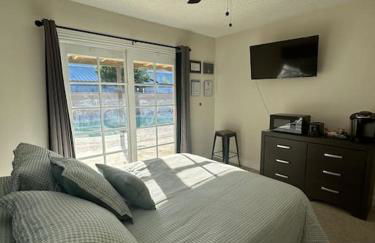 Chic 1 bedroom quiet and private side apt No shared area - Photo 2