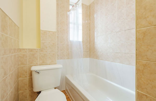 Furnished Empire Blvd Guest House - Photo 37