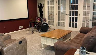 5BRwithBand&Piano setup Private Gym Theater&Entry at Cherry Hill - Foto 5