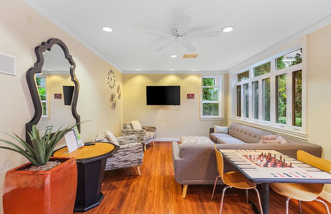 Belltown's Flower Moon - Foto 22