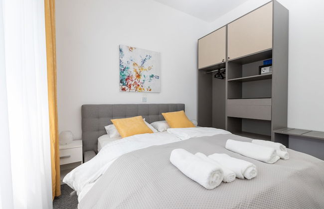 Tesla Boutique Apartments & Rooms - Photo 12