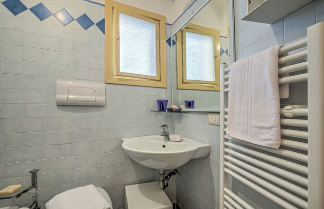 Ory House- Gardone Center & 500m Lake - Photo 9