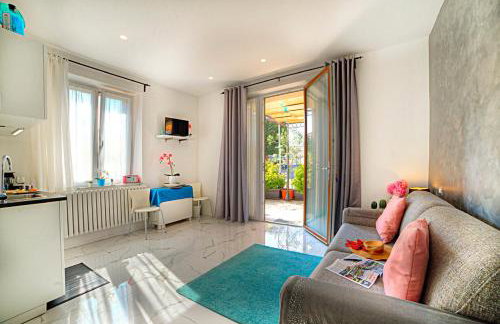 Stylish Apartment near Siena I Private Parking & Air Con & WiFi - Photo 3