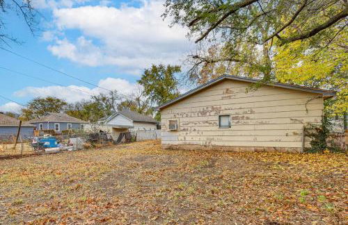 2 Mi to Dtwn Salina Home with Deck and Yard - Foto 23