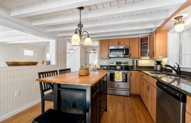 Good Tidings Stay for 8! - Photo 17