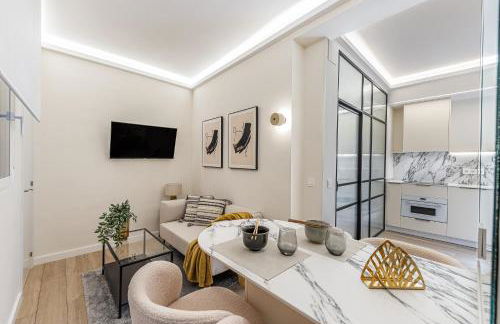 Queen's Chueca Boutique IV - Alojamiento corta estancia - Photo 1