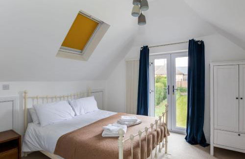 Stunning 5 Bed in the Centre of Bourton! - Photo 16