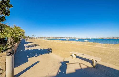 Bayside Delight Just Steps to Water - Foto 47