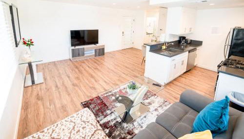 Sleek 1-Bedroom Apartment with AC & gated Parking space - Foto 4