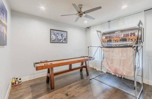 Stunning Townhome Near Uptown - Photo 15