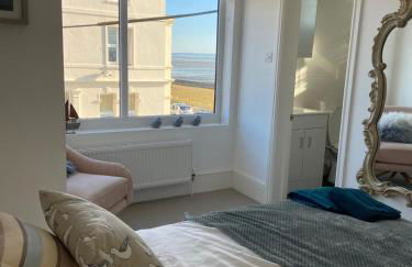 Stunning 2 Bed Apartment with Sea Views - Foto 7