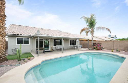 Sunkissed Private Pool 3BR Oasis w Outdoor Lounge - Foto 51