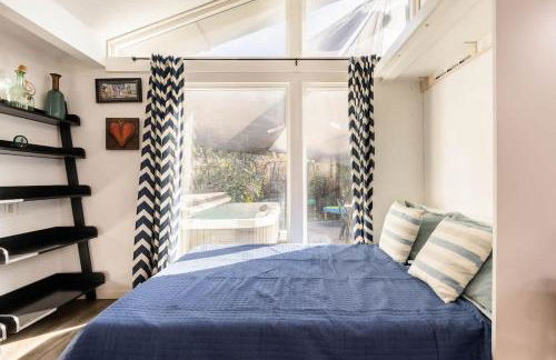 2 bedroom bungalow with hot tub - Photo 68