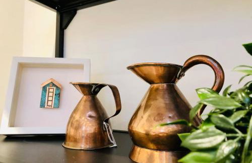 The Cuckoo's Retreat - Luxurious home with private garden & jacuzzi - Photo 14