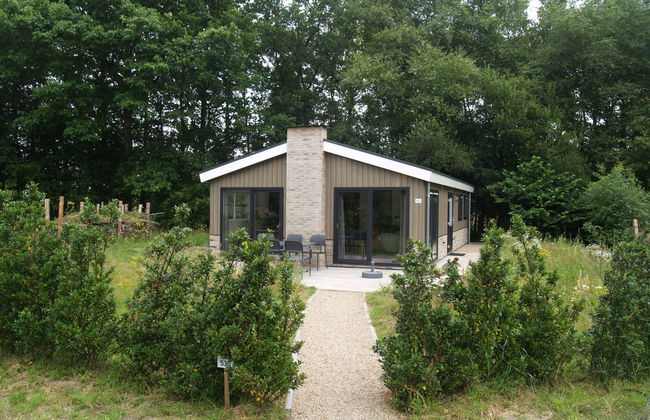 Modern Chalet With Dishwasher on a Holiday Park - Photo 10