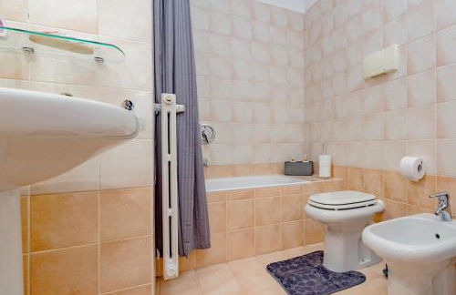 Arcimboldi Terrace Suite - Parking Private Included, Free WiFi & AC - Foto 8