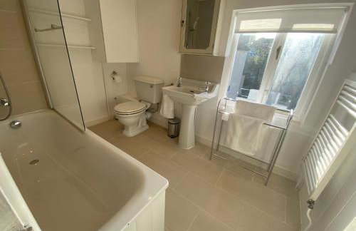 A charming and stylish country cottage. - Foto 32