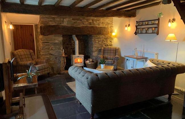 Idlewild Animal Sanctuary Farmhouse Stay - Charity - Photo 14