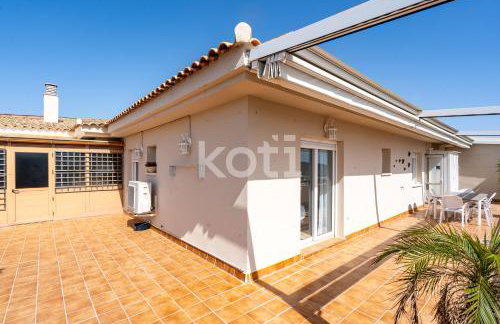 Terraza y Piscina - Koti Rentals - Ático Margarita - Foto 40