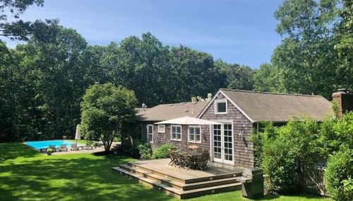 Luxury Sag Harbor Home with Heated Pool & Charm - Foto 5