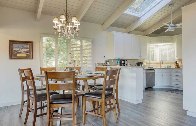 Lake Access, Game Room, Firepit, 3 Decks w/ Views Lakeview Ridge by Avantstay - Foto 6