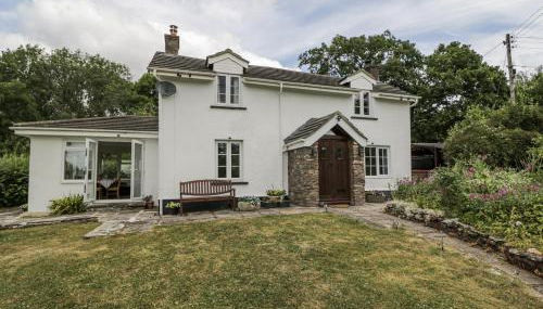 Woods Cottage - Photo 1