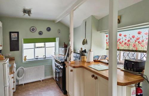 Ye Olde Cottage - Photo 25